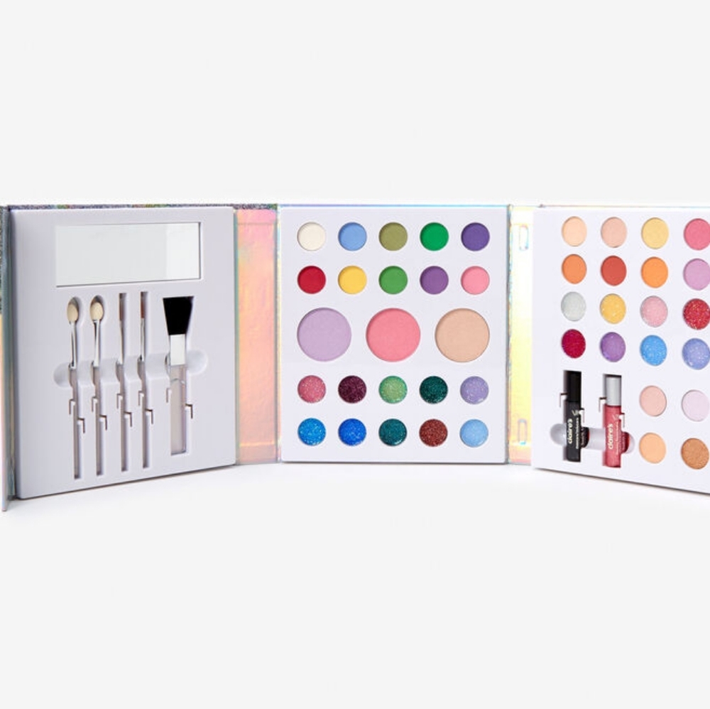 ICING Halographic Sparkle 50pc Eyeshadow/Blush/Brushes Makep Palette Kit…